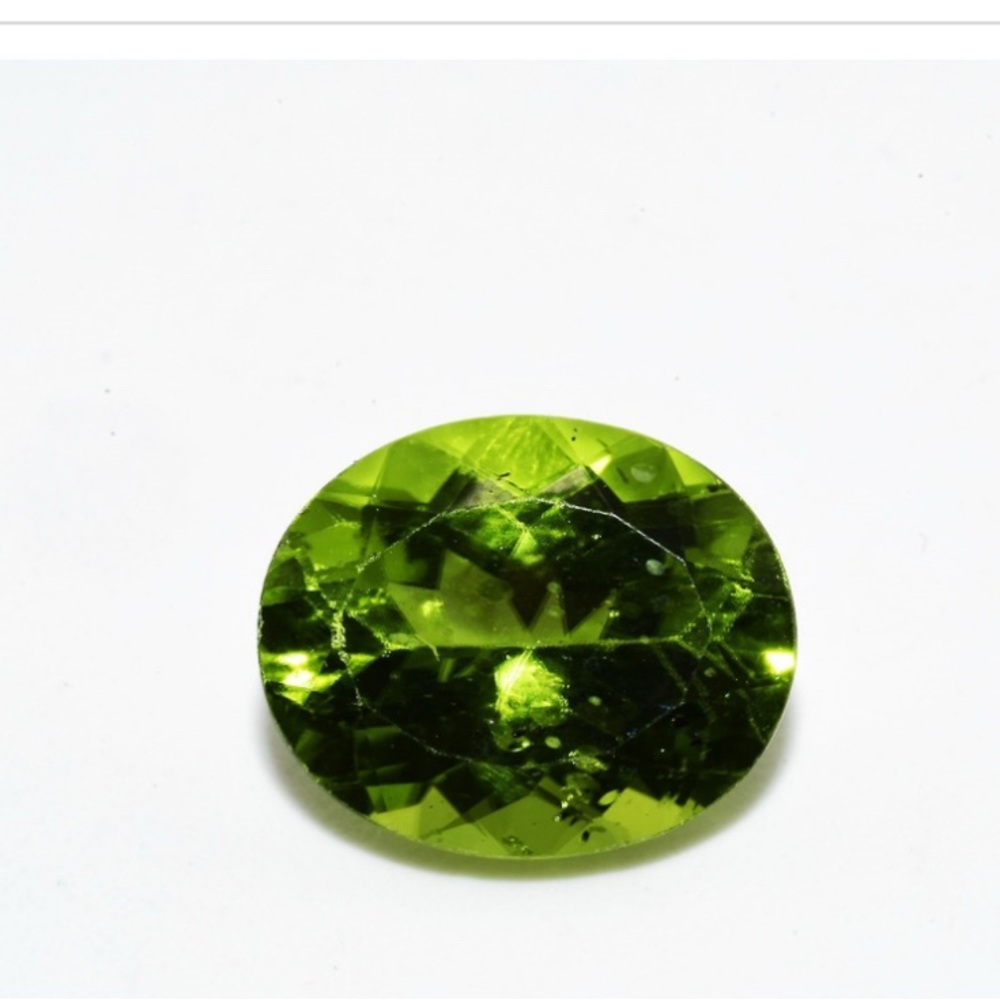 Loose Natural Oval Cut Green Peridot